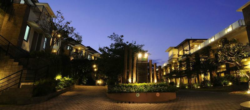 Parkside Denbukit Residence & Suite Jimbaran Exterior foto
